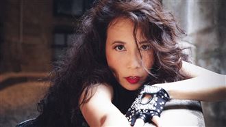 艾怡良頒錯獎衝微博熱搜…網：超越莫文蔚