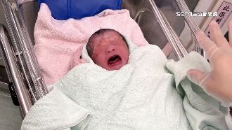 孕婦家中分娩遇臍帶繞頸　消防急救援