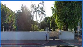 台灣美國事務委員會遭爆將國旗倒掛還降旗。（圖非今日畫面，翻攝自Google Map）