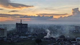 雷伊超級颱風重創菲國  各地缺水缺電超級颱風雷伊16日重創菲律賓中部和南部，各地缺水缺電，急需民生物資救援。圖為菲國中部宿霧地區災後景象。（僑胞提供）中央社記者陳妍君馬尼拉傳真  110年12月22日
