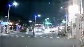 酒駕,高雄,監視器,一家四口(翻攝自 爆料公社)