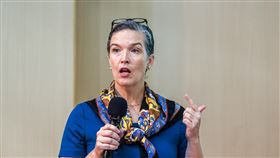 國際關係學會年會  孫曉雅發表演說（2）中華民國國際關係學會26日舉辦年會，美國在台協會（AIT）處長孫曉雅受邀就「美國、台灣及泛印太地區：挑戰與契機」主題發表演說。中央社記者鄭清元攝  110年11月26日