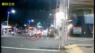 四口家被撞飛畫面曝！他怒：沒人禮讓