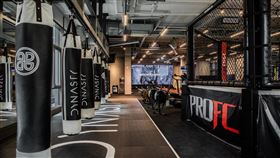 賴薇如男友所經營高端健身房，昨無預警宣布歇業。（圖／翻攝自Dynasty Taipei／賴薇如臉書）