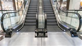 百貨公司,手扶梯,精品(翻攝自 Pixabay)