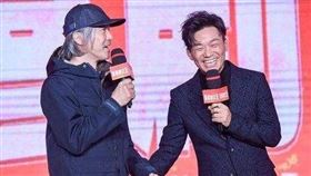 周星馳與王寶強。（圖／翻攝自微博）