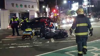 汽車未禮讓釀車禍　騎士腿卡鏈條哀嚎