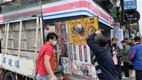 ▲萊爾富「信彩門市」拆門備戰跨年夜 （圖／萊爾富提供）