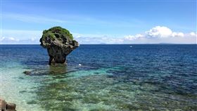 小琉球推低碳旅遊  入島機車未定檢罰500元為提升屏東琉球鄉空氣品質及推動低碳旅遊，小琉球自111年1月1日起，入島機車若未依規定完成年度排氣定期檢驗，將可依法開罰新台幣500元。中央社記者李卉婷攝  110年12月31日