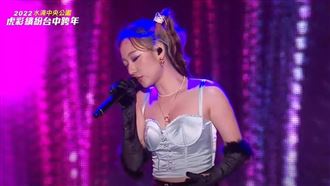 吳卓源馬甲辣爆　絕對領域電暈十萬人