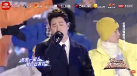 不唱饒舌！潘瑋柏撈人民幣　登北京衛視高歌《冬奧一家人》（圖／翻攝自微博）