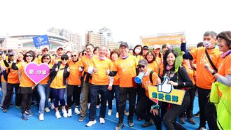 台大EMBA公益健走　募款助偏鄉童