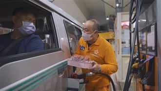 右腿萎縮悶出憂鬱症　臭臉王現況驚人