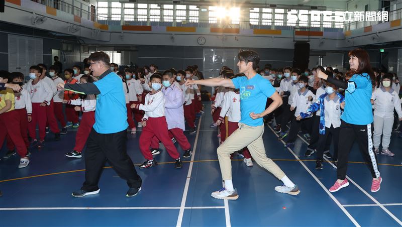 胡宇威擔任「樂動150，想動就動GO推廣大使，得知自己在紐約的妹夫和3歲的姪女染疫」，讓他憂心感嘆「滿複雜的心情」。（記者邱榮吉/攝影）