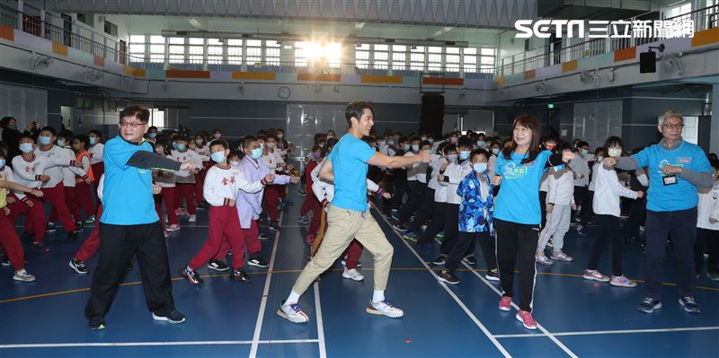 胡宇威擔任「樂動150，想動就動GO推廣大使，得知自己在紐約的妹夫和3歲的姪女染疫」，讓他憂心感嘆「滿複雜的心情」。（記者邱榮吉/攝影）