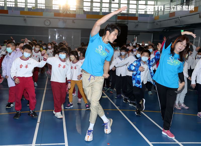 胡宇威擔任「樂動150，想動就動GO推廣大使，得知自己在紐約的妹夫和3歲的姪女染疫」，讓他憂心感嘆「滿複雜的心情」。（記者邱榮吉/攝影）