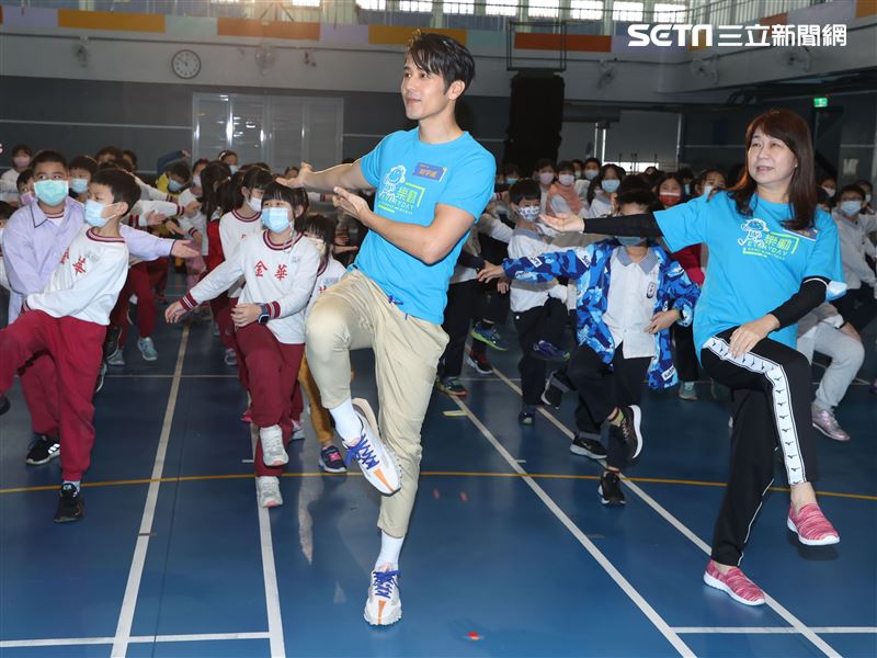 胡宇威擔任「樂動150，想動就動GO推廣大使，得知自己在紐約的妹夫和3歲的姪女染疫」，讓他憂心感嘆「滿複雜的心情」。（記者邱榮吉/攝影）