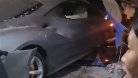 法拉利,飆車,客廳,車禍(翻攝自 微博)