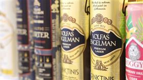 一頁式詐騙！立陶宛啤酒銷量爆增　「中國山寨品」趁勢竄出。外交部臉書