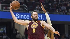 ▲勒夫（Kevin Love）傳出超神助攻。（圖／美聯社／達志影像）