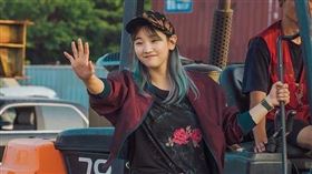 朴素丹罹患甲狀腺乳突癌，目前專心治療的她寫手寫信和粉絲拜年，也不忘為新電影《極速快遞》宣傳。（圖／翻攝自朴素丹IG）