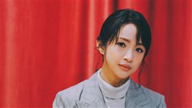 《做自己，為什麼還要說抱歉？》林依晨。（圖／聯經出版公司提供）