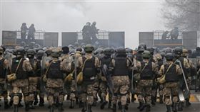 哈薩克各地爆發抗議　全國網路大當機 圖／路透社／達志影像