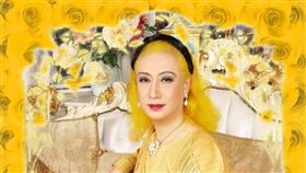 近日網路上熱議「美輪明宏桌布之亂」。