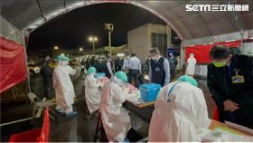 桃機群聚8+4！桃機排班小黃司機　今晨排隊大規模採檢
（圖／翻攝畫面）