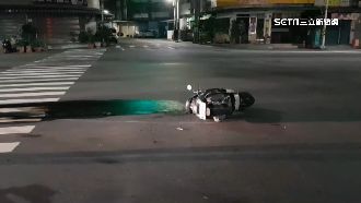 轎車疑未打方向燈！機車駕駛追撞