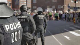 示威，抗議，鎮暴。（示意圖／翻攝自pxhere圖庫）