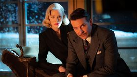 《夜路》布萊德利庫柏、凱特布蘭琪。（圖／探照燈影業提供）