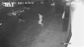 中國青海6.9地震！萬人深夜驚醒奔逃：房子像鐘擺左右搖（圖／翻攝自新京報）