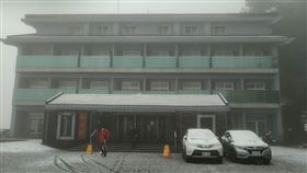 合歡山又下雪了。　松雪樓　（圖／南投林管處提供）