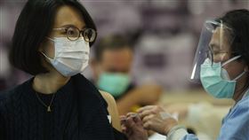 第三劑/打針/黃卡(亞東醫院提供)