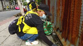 泰國弱勢民眾清掃街道建立自給自足能力