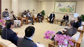 行政院長蘇貞昌今（9）日召開擴大防疫會議。（圖／行政院提供)