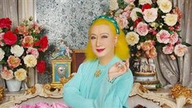 日本網友整理美輪明宏桌布共有8種功用。（圖／翻攝自美輪明宏推特、pinterest）