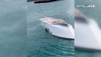 澎湖海釣船遭漁船撞翻　3人潛水逃生