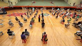 基隆12日開設大型疫苗接種站  免預約隨到隨打基隆市政府為讓市民盡快完成第1、2劑及第3劑追加劑疫苗接種，將於12日至16日在市立體育館開設大型接種站，提供市民「免預約、隨到隨打」接種疫苗服務。（基隆市政府提供）中央社記者王朝鈺傳真  111年1月10日