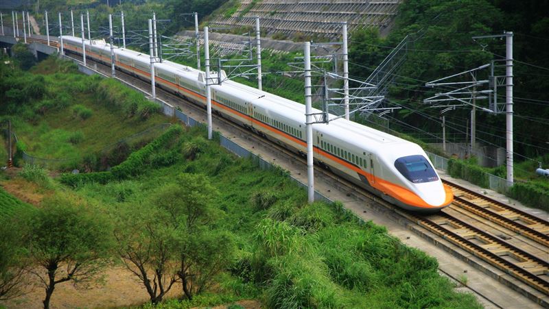 高鐵春節加開13班車　後天開放購票