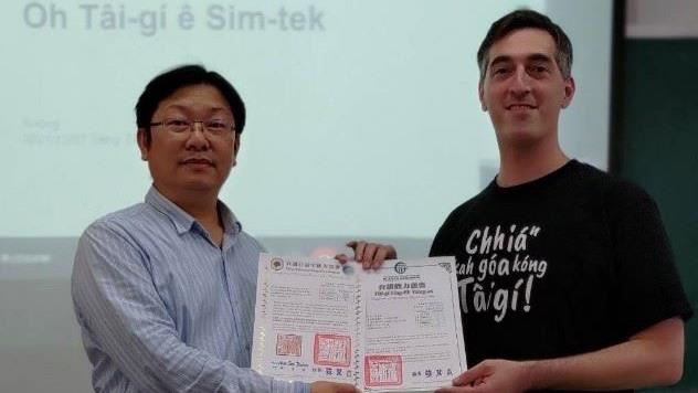 阿兜仔學台語奪雙證照　網讚：超標準