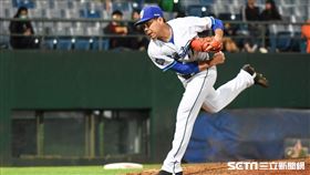 富邦悍將投手張耿豪。 圖／記者林敬旻攝