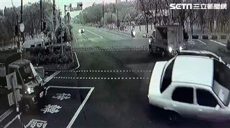 女駕駛撞車狂翻450°「立筊」停下