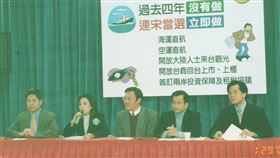 游梓翔（右一）在臉書貼出一張舊照片追悼龐建國（左一）。（圖／游梓翔提供）