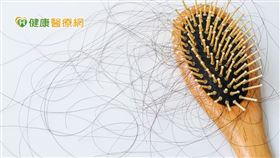 中藥調理肝臟之所以可以改善掉髮，是因為養肝中藥可以幫助營養及新陳代謝，也會幫助紅血球造血，肝主疏泄又主藏血，肝臟疏泄全仰賴血液滋養作用，所以二者之間有著相輔相成的關係。