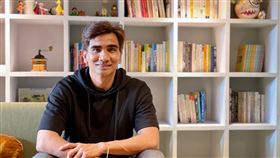 國藝獎得主布拉瑞揚   創作建構獨特身體美學新科國家文藝獎得主舞蹈家布拉瑞揚．帕格勒法2015年返回家鄉台東創立布拉瑞揚舞團，深耕部落，經年不輟的創作建構獨特身體美學，創造了原民舞蹈與時代並行的當代性。（布拉瑞揚舞團提供）中央社記者趙靜瑜傳真  111年1月12日