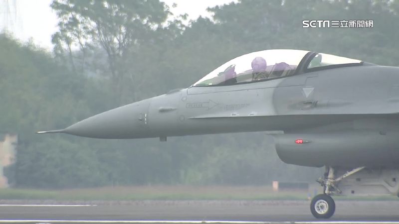 按無線電又開減速板　教官：恐現錯覺
