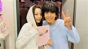 黑羽麻璃央（右）和櫻井由紀因合作日劇《離婚High》結緣，宣布結婚。（圖／翻攝自IG）