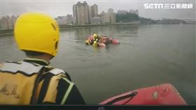 新北市，淡水，落水，關渡橋，女子